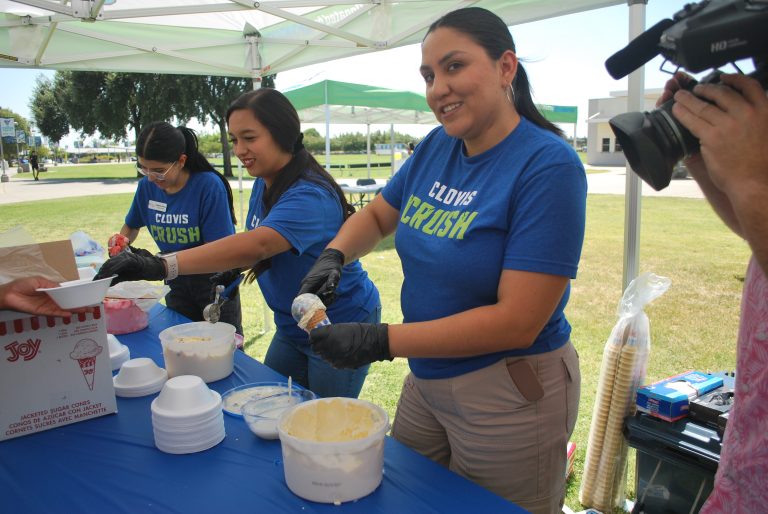 Student workers at Clovis Community College work diligently to give students free ice cream at the Live Like Molly / Day of Kindness event (photo by Hannah-Grace Leece, Clovis Roundup).