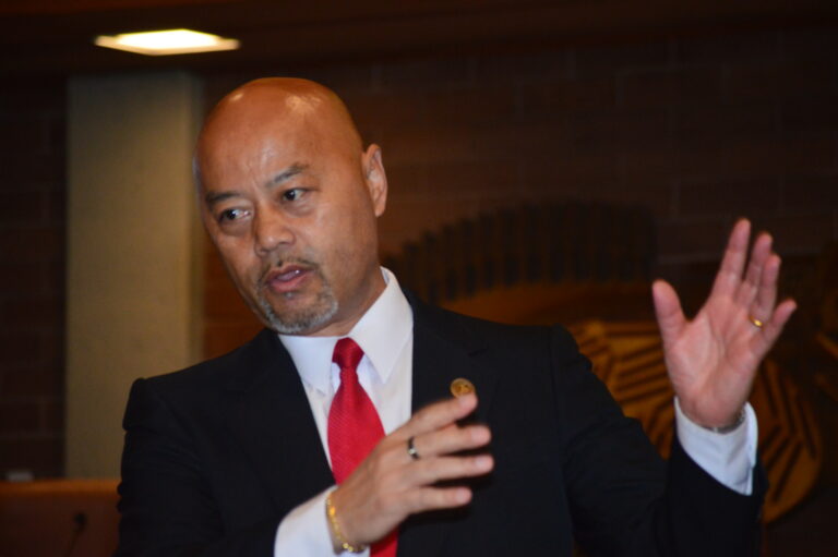 Residents gather for first “Meet with the Mayor and City Manager” event